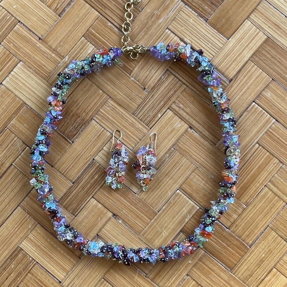 Vintage Jewelry - Stunning necklace & earring set semi precious stones vintage